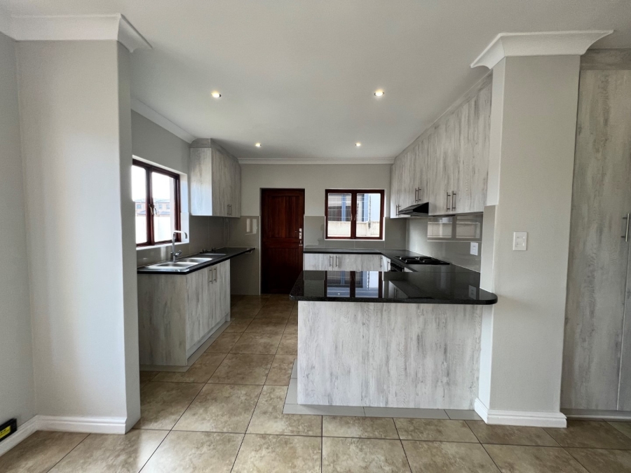 4 Bedroom Property for Sale in Parklands Western Cape